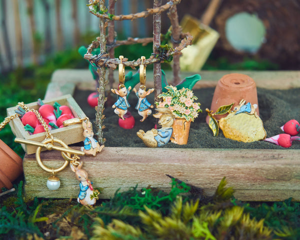 Spilla | Peter Rabbit e Vaso di Fiori