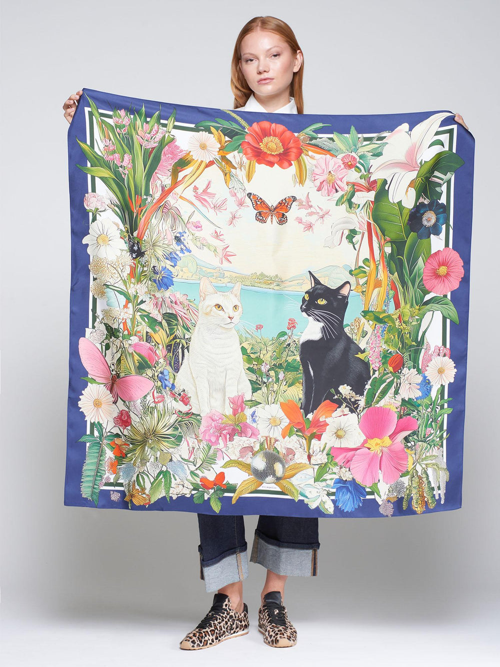 Foulard in Seta con Gatti e Fiori