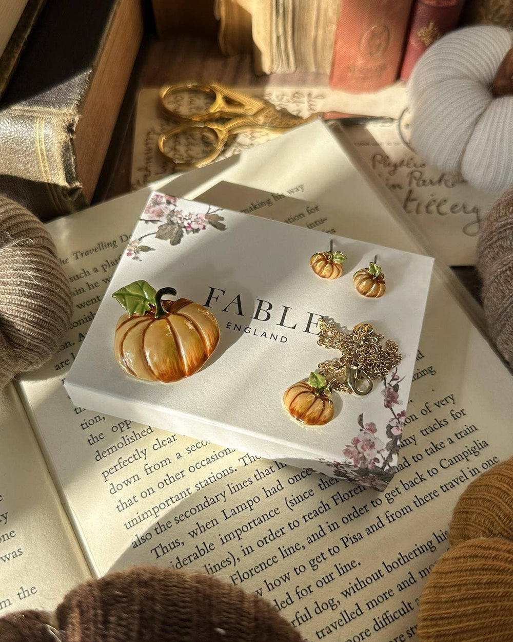 Spilla | Smaltata a forma di zucca