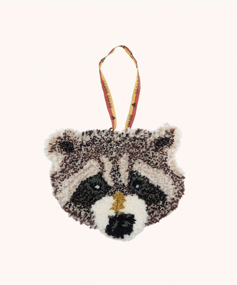 Rowdy Raccoon | Gift Hanger