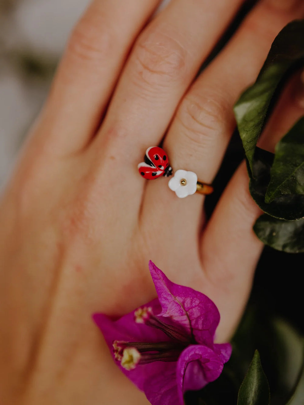 Anello face to face | Coccinella e fiore